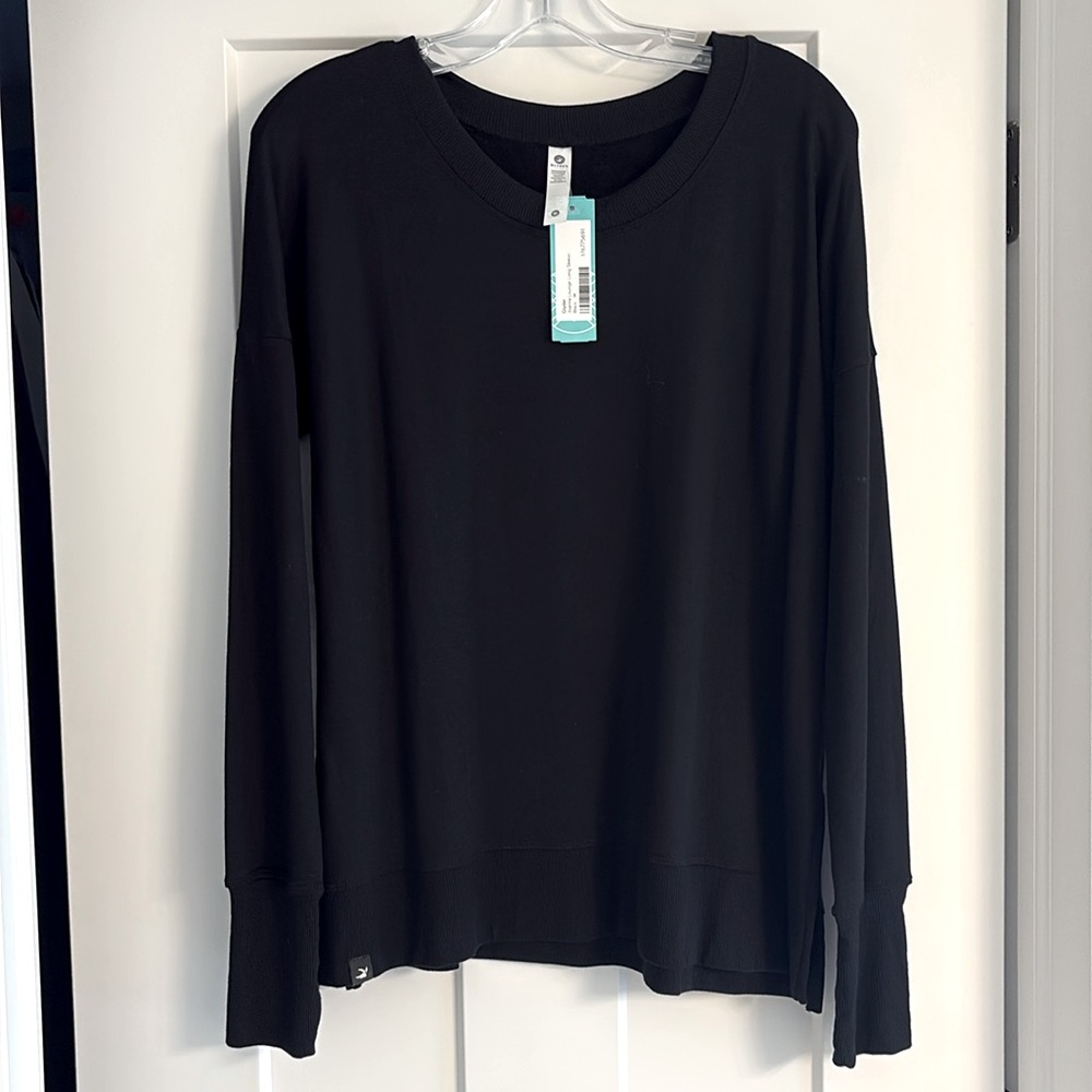 Glyder black thin fleece top